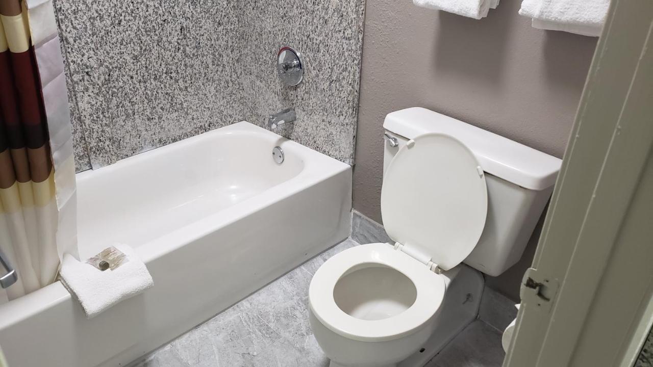 Americas Best Value Inn Cullman Exterior photo
